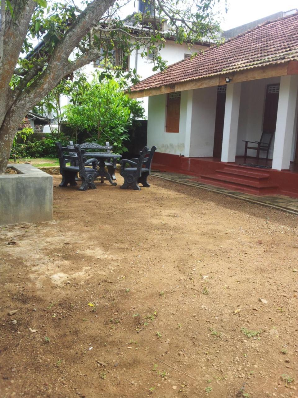 Ami Place Rooms With Kitchen Hikkaduwa Eksteriør bilde